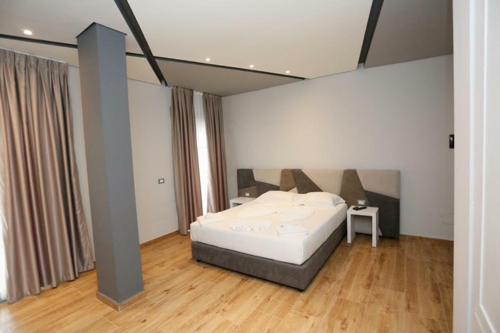Lubjana Hotel Дуррес Экстерьер фото