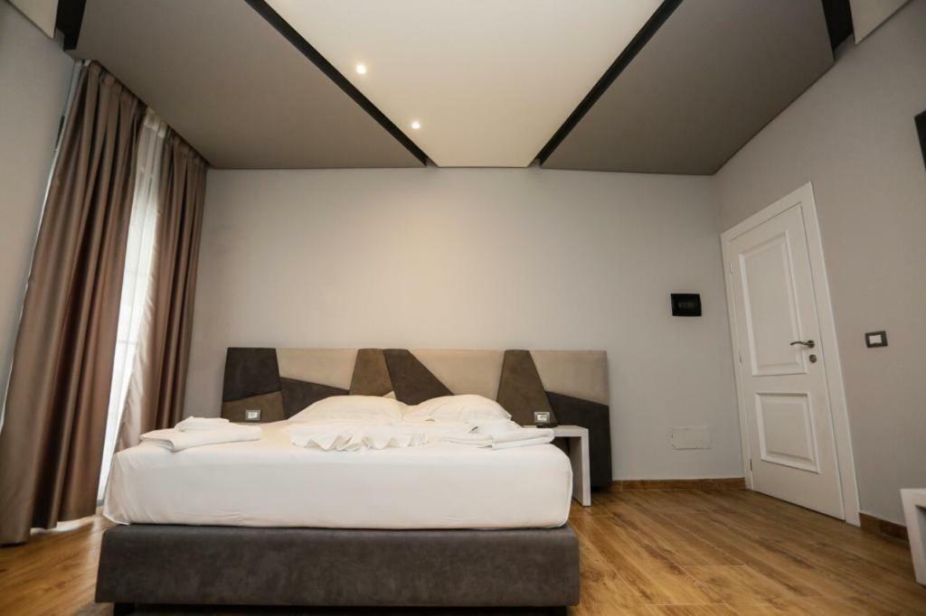 Lubjana Hotel Дуррес Экстерьер фото