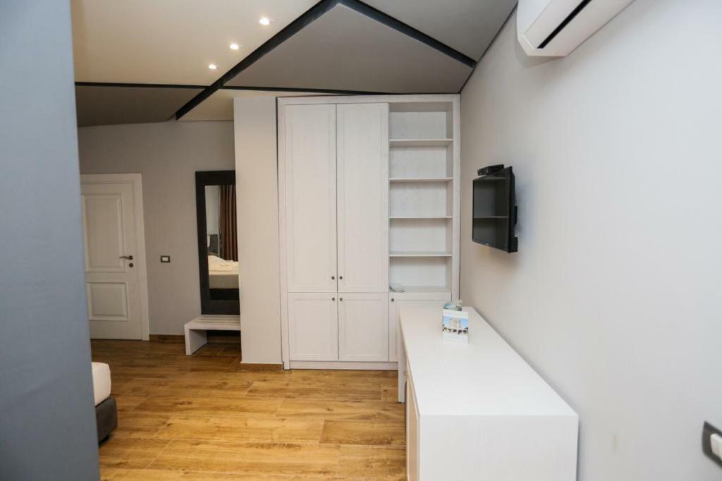 Lubjana Hotel Дуррес Экстерьер фото