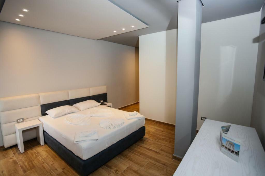Lubjana Hotel Дуррес Экстерьер фото